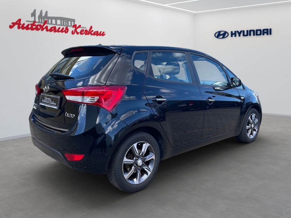 Fahrzeugabbildung Hyundai ix20 1.4 blue YES! Silver *SHZ*LHZ*