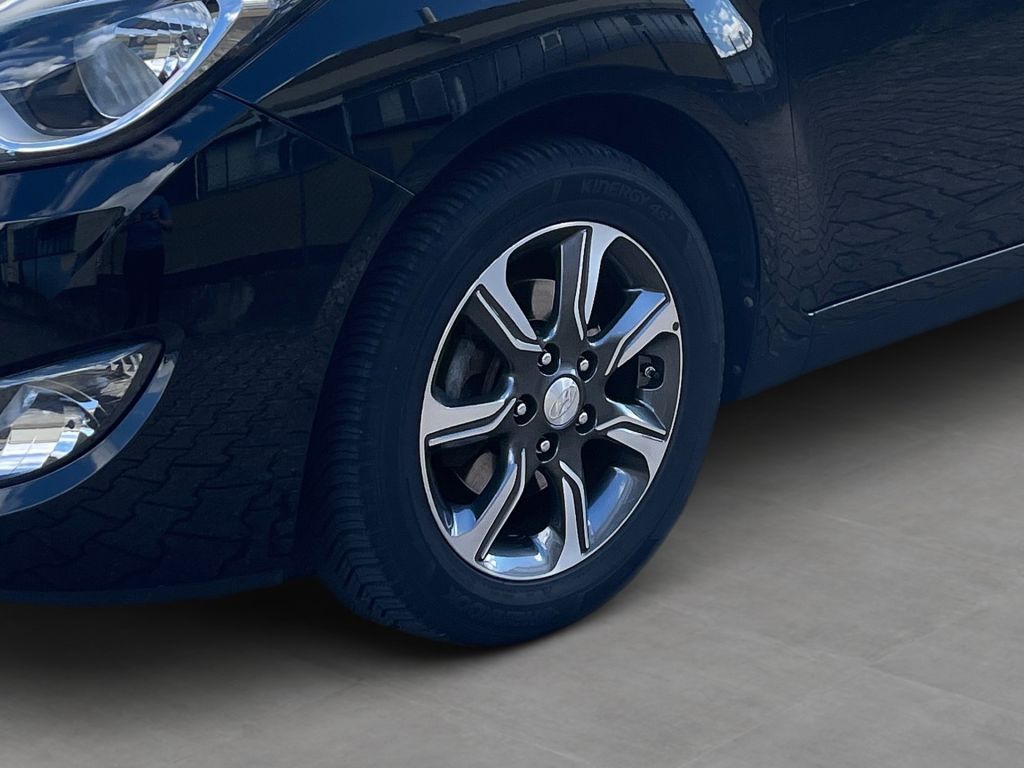 Fahrzeugabbildung Hyundai ix20 1.4 blue YES! Silver *SHZ*LHZ*