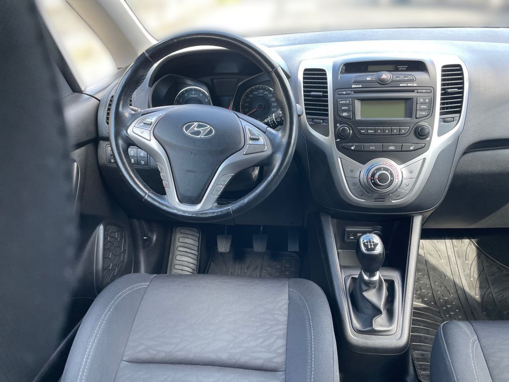 Fahrzeugabbildung Hyundai ix20 1.4 blue YES! Silver *SHZ*LHZ*