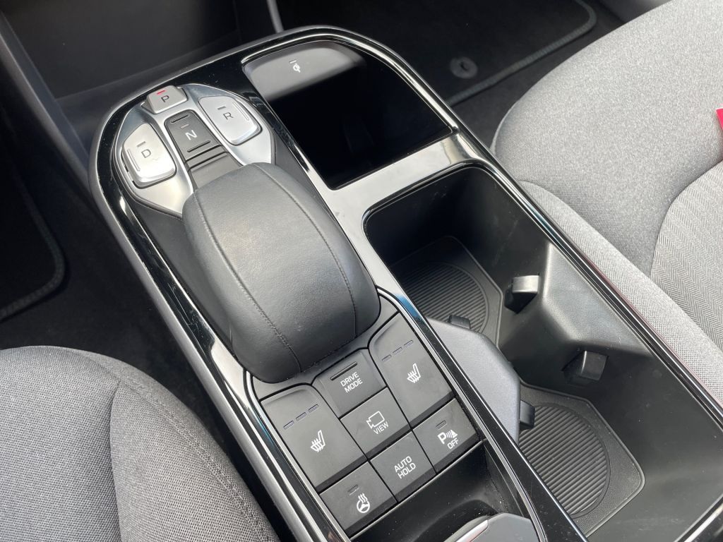 Fahrzeugabbildung Hyundai IONIQ Elektro Style *LED*SHZ*LHZ*R.KAMERA*