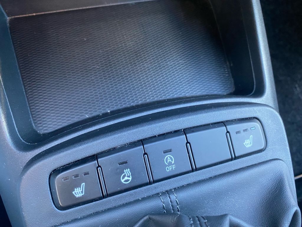 Fahrzeugabbildung Hyundai i10 1.0 EDITION 30 *Scheckheft*Lenkrad/ Sitzhzg*