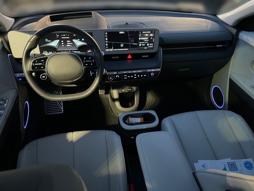 Fahrzeugabbildung Hyundai IONIQ 5 77,4 kWh 4WD Uniq,Relax,Pano,Assistenz