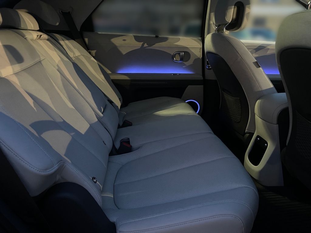 Fahrzeugabbildung Hyundai IONIQ 5 77,4 kWh 4WD Uniq,Relax,Pano,Assistenz