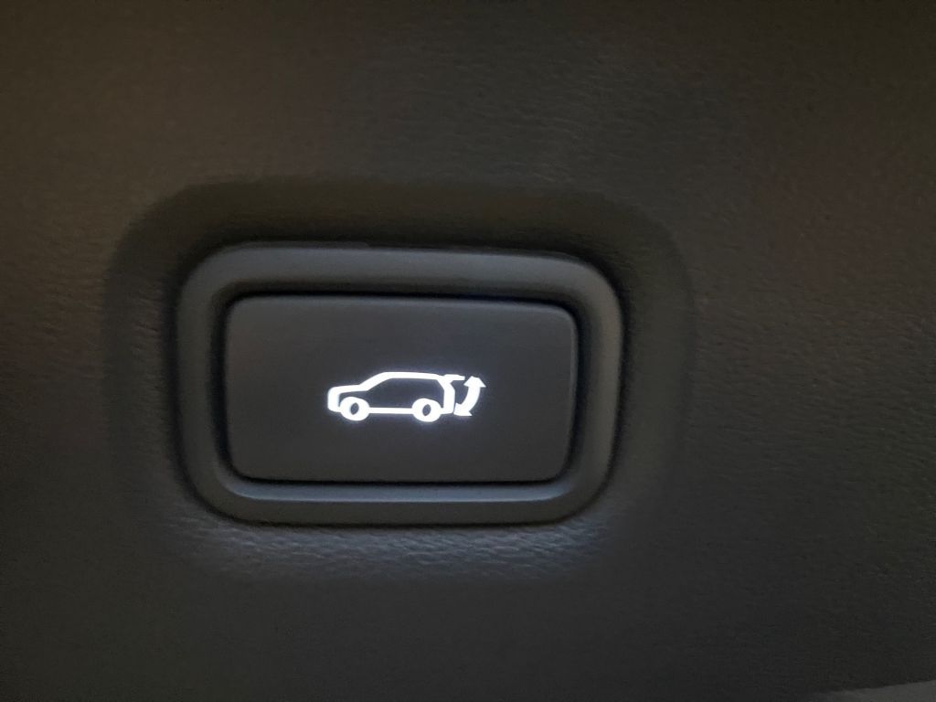 Fahrzeugabbildung Hyundai IONIQ 5 77,4 kWh 4WD Uniq,Relax,Pano,Assistenz