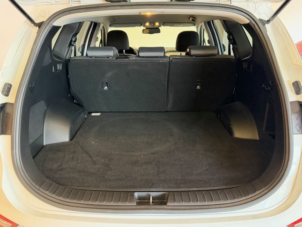 Fahrzeugabbildung Hyundai Santa Fe 2.0 CRDi 2WD Trend