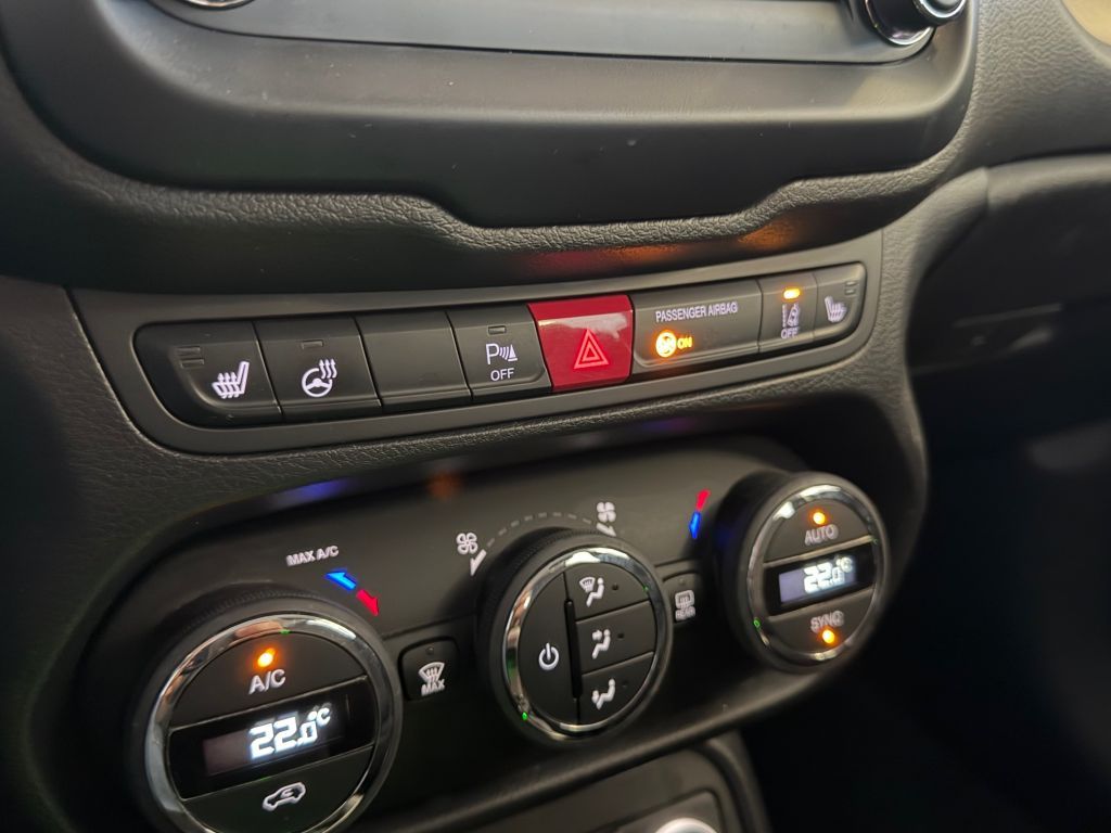 Fahrzeugabbildung Jeep Renegade 1.4 MultiAir DSG Limited 8-Fach bereift