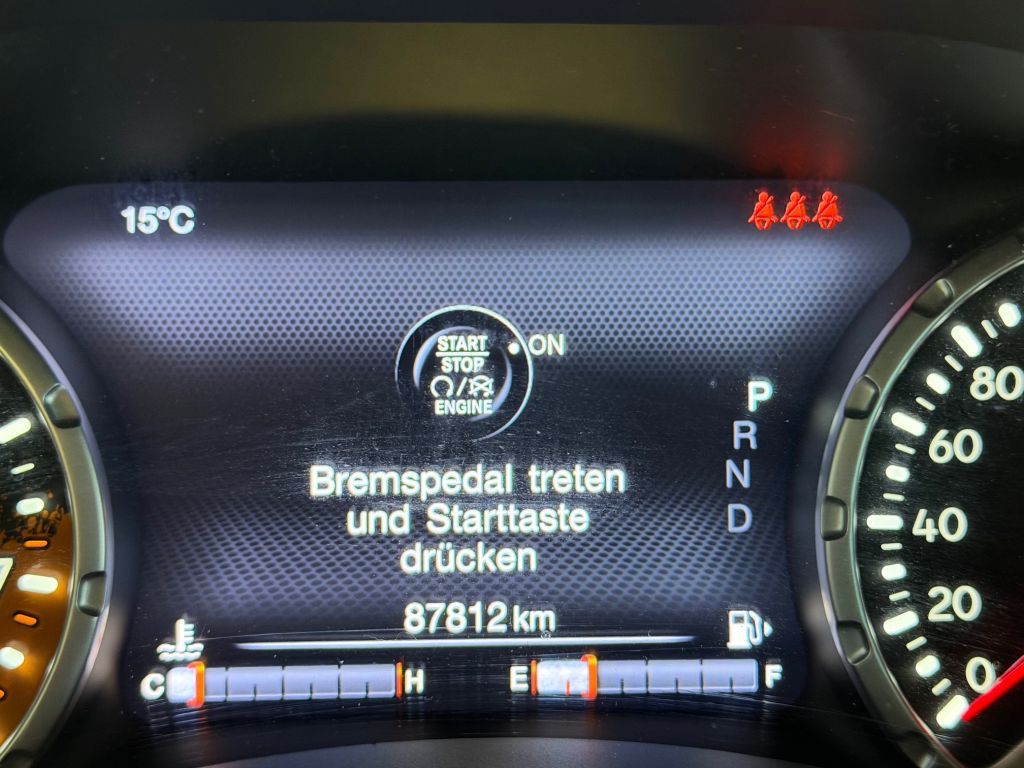 Fahrzeugabbildung Jeep Renegade 1.4 MultiAir DSG Limited 8-Fach bereift