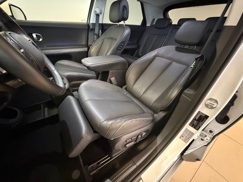 Fahrzeugabbildung Hyundai IONIQ 5 77,4 kWh 4WD Uniq * Relax-Paket * SOH 99