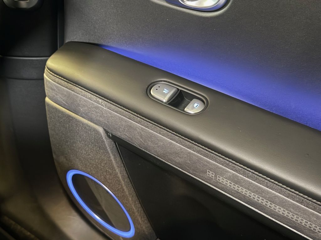 Fahrzeugabbildung Hyundai IONIQ 5 77,4 kWh 4WD Uniq * Relax-Paket * SOH 99