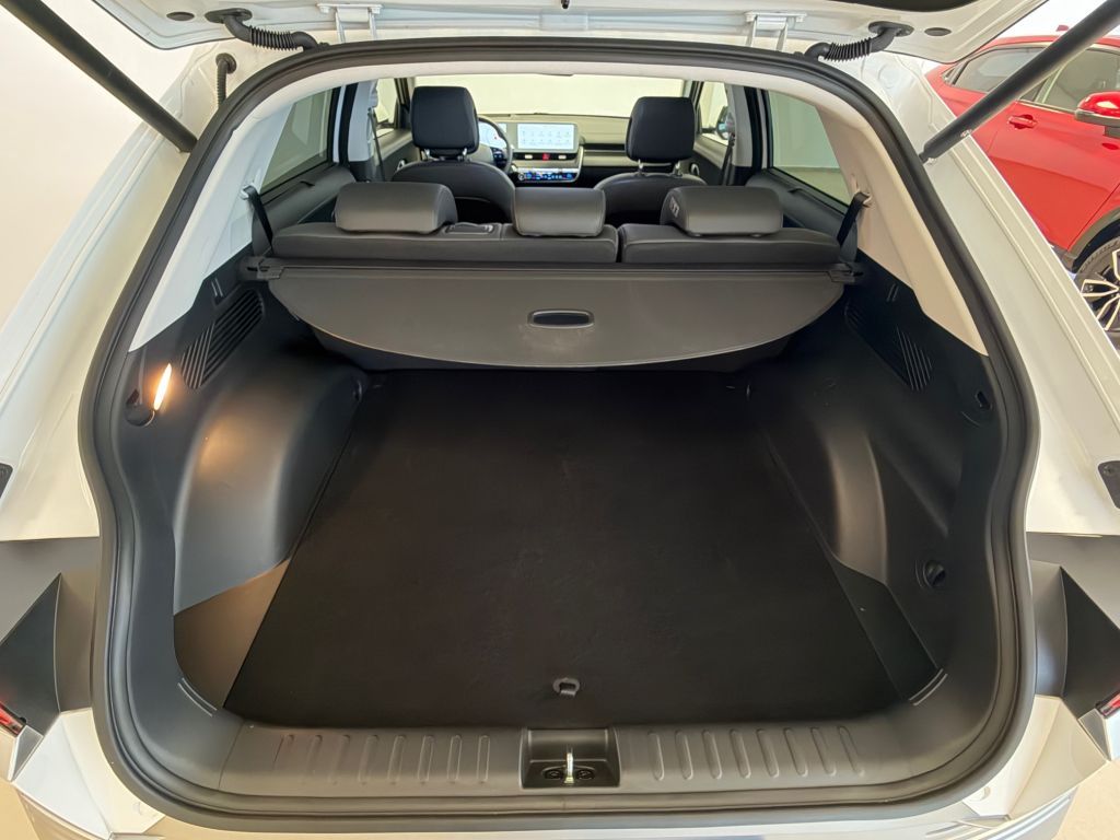 Fahrzeugabbildung Hyundai IONIQ 5 77,4 kWh 4WD Uniq * Relax-Paket * SOH 99