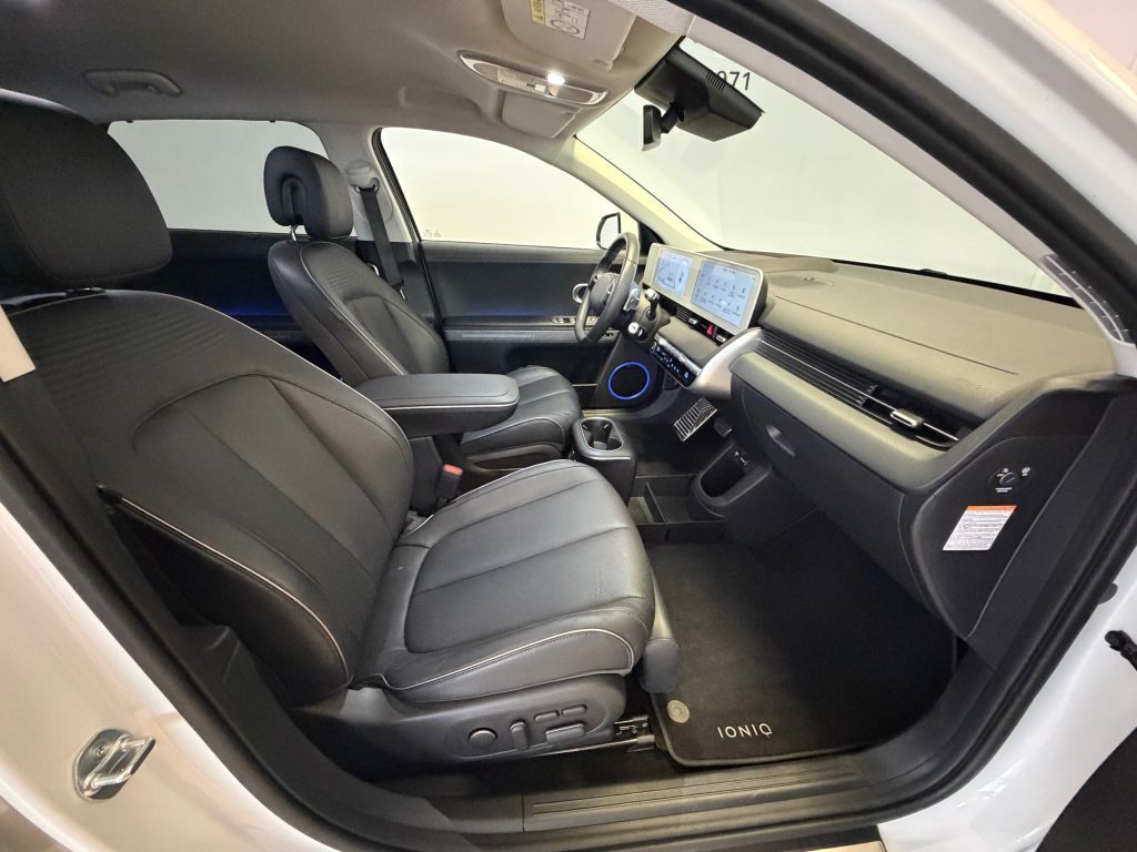 Fahrzeugabbildung Hyundai IONIQ 5 77,4 kWh 4WD Uniq * Relax-Paket * SOH 99