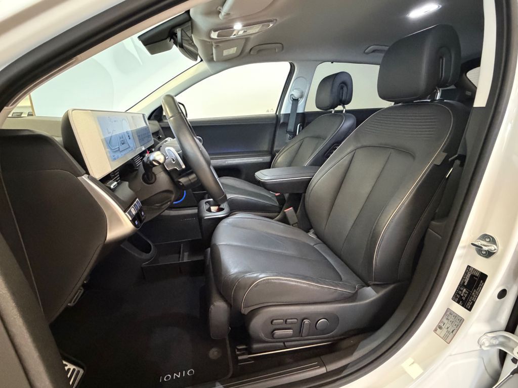 Fahrzeugabbildung Hyundai IONIQ 5 77,4 kWh 4WD Uniq * Relax-Paket * SOH 99