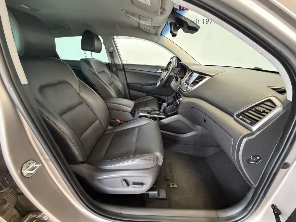Fahrzeugabbildung Hyundai Tucson 2.0 CRDi 4WD Automatik Premium