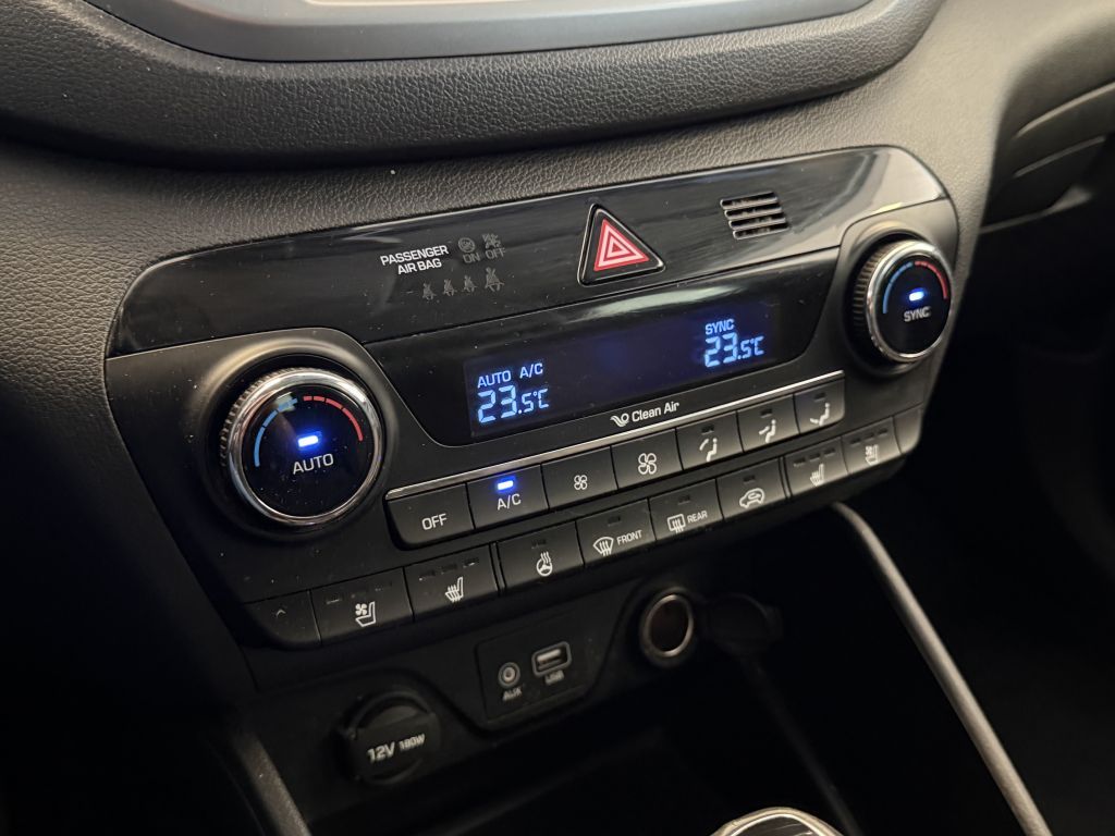 Fahrzeugabbildung Hyundai Tucson 2.0 CRDi 4WD Automatik Premium