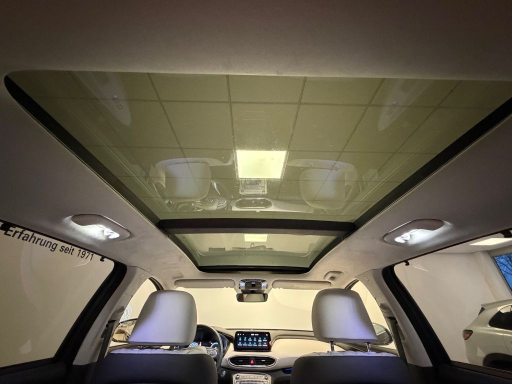 Fahrzeugabbildung Hyundai SANTA FE 1.6 PHEV 4WD Signature+Pano+360°+AHK+