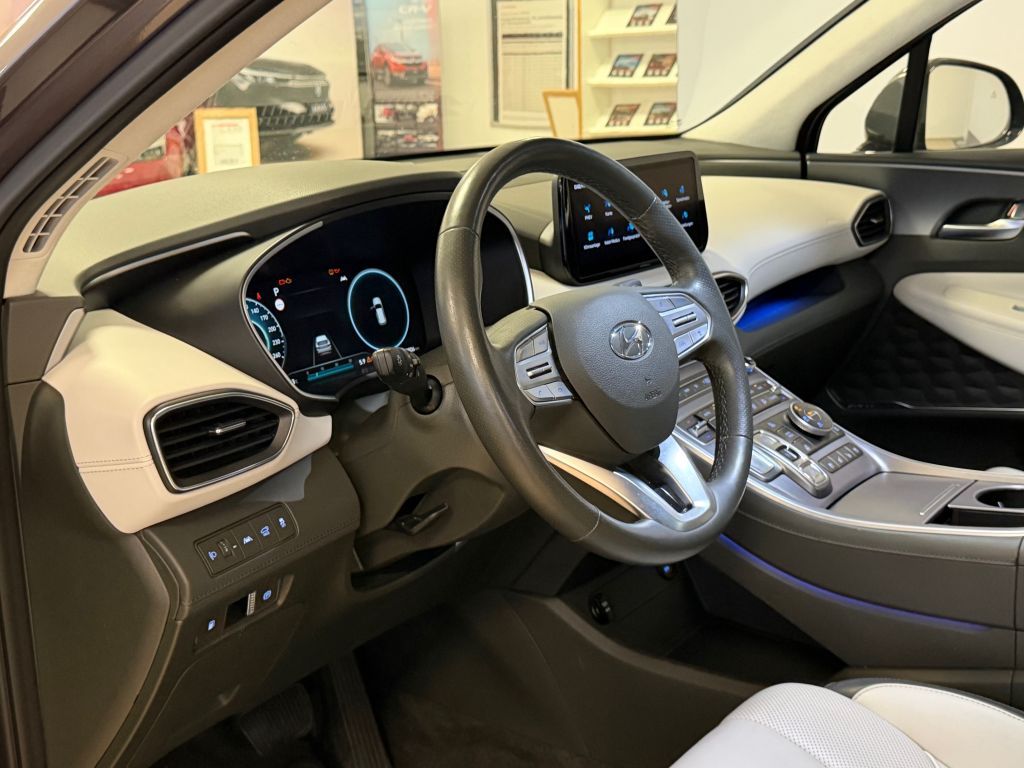 Fahrzeugabbildung Hyundai SANTA FE 1.6 PHEV 4WD Signature+Pano+360°+AHK+