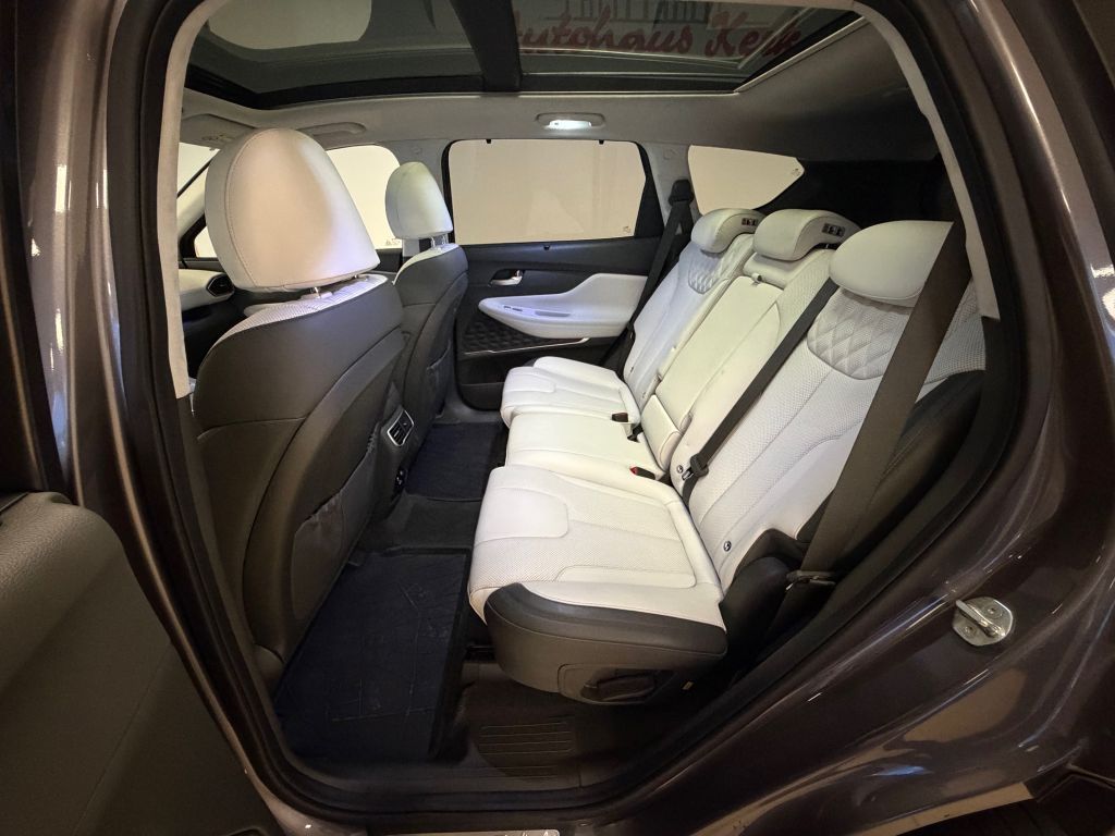 Fahrzeugabbildung Hyundai SANTA FE 1.6 PHEV 4WD Signature+Pano+360°+AHK+