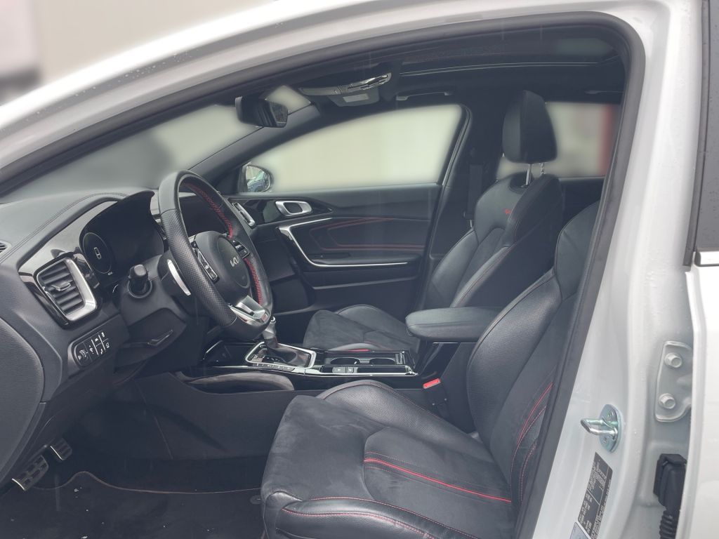 Fahrzeugabbildung Kia ProCeed 1.6 T-GDI DCT7 OPF GT *Pano