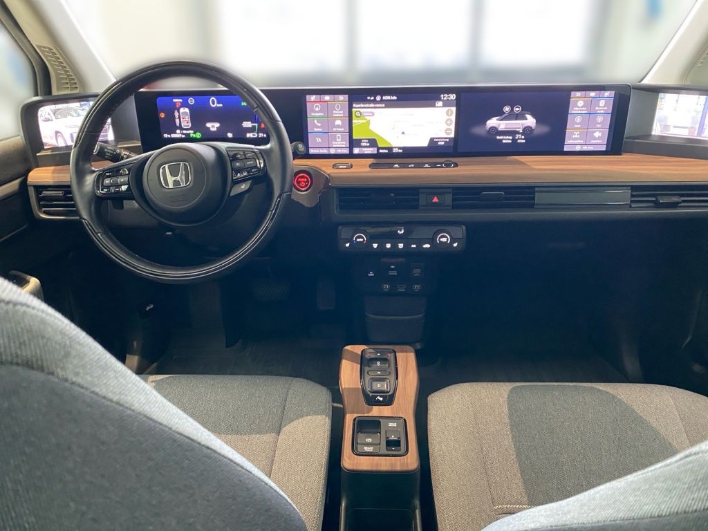 Fahrzeugabbildung Honda Honda e Advance-Paket Style + 8 fach bereift +