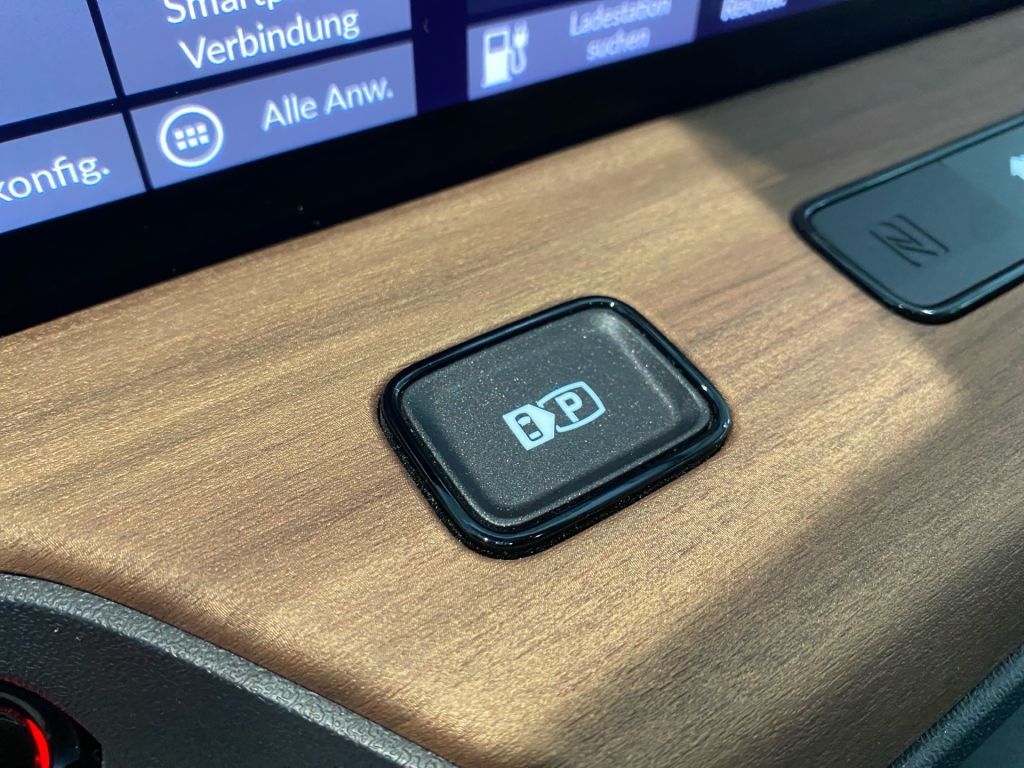 Fahrzeugabbildung Honda Honda e Advance-Paket Style + 8 fach bereift +