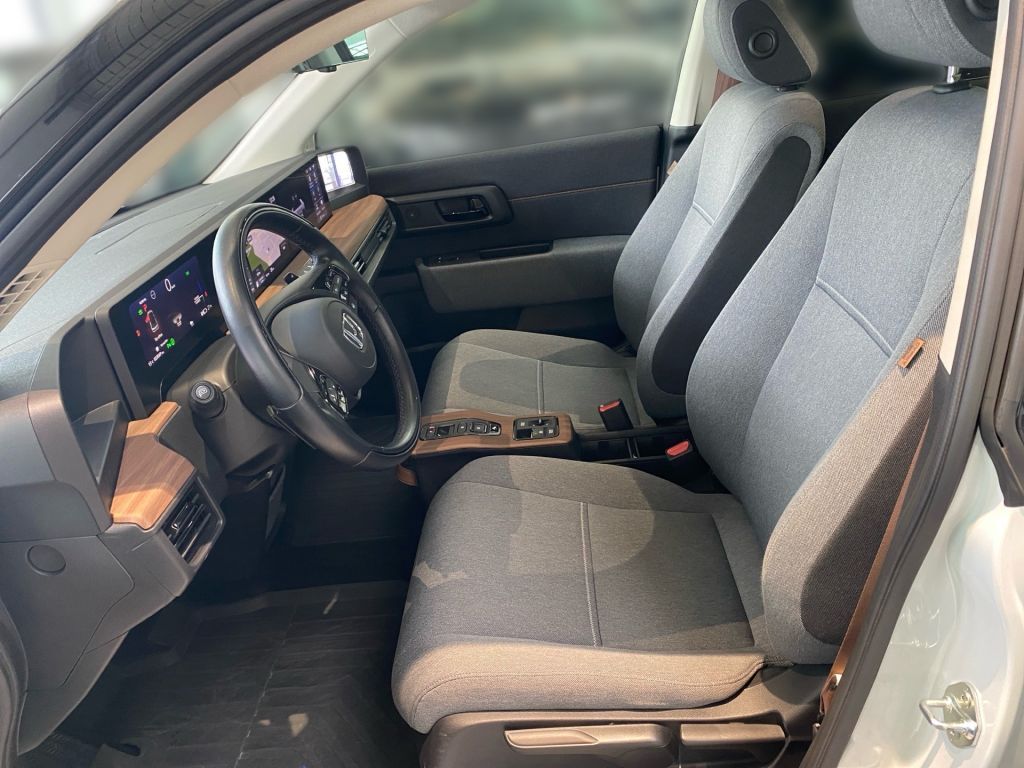 Fahrzeugabbildung Honda Honda e Advance-Paket Style + 8 fach bereift +