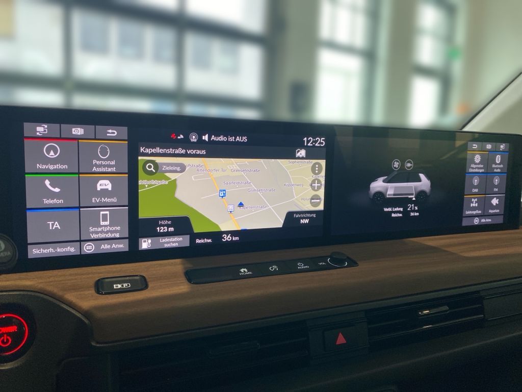 Fahrzeugabbildung Honda Honda e Advance-Paket Style + 8 fach bereift +