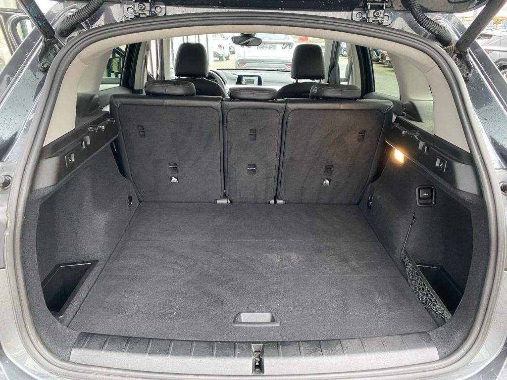 Fahrzeugabbildung BMW X1 xDrive20d Aut. xLinee+8fach bereift