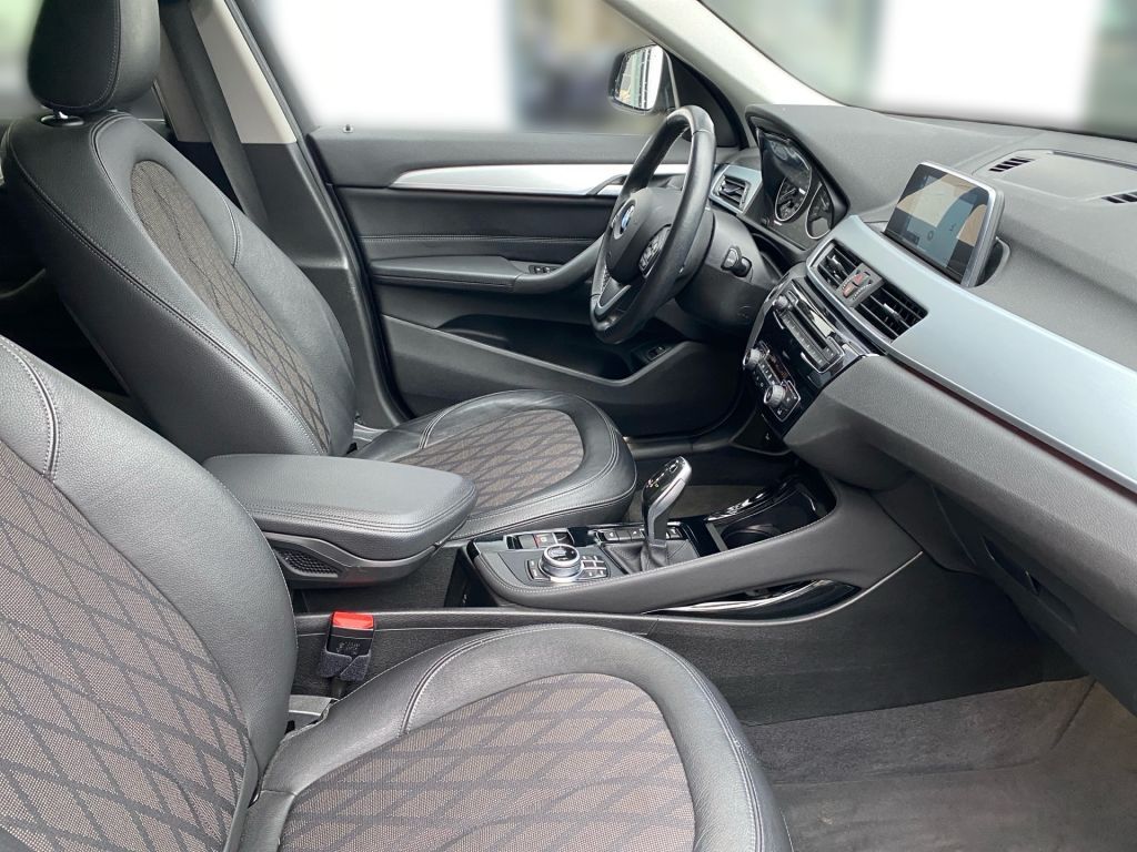 Fahrzeugabbildung BMW X1 xDrive20d Aut. xLinee+8fach bereift