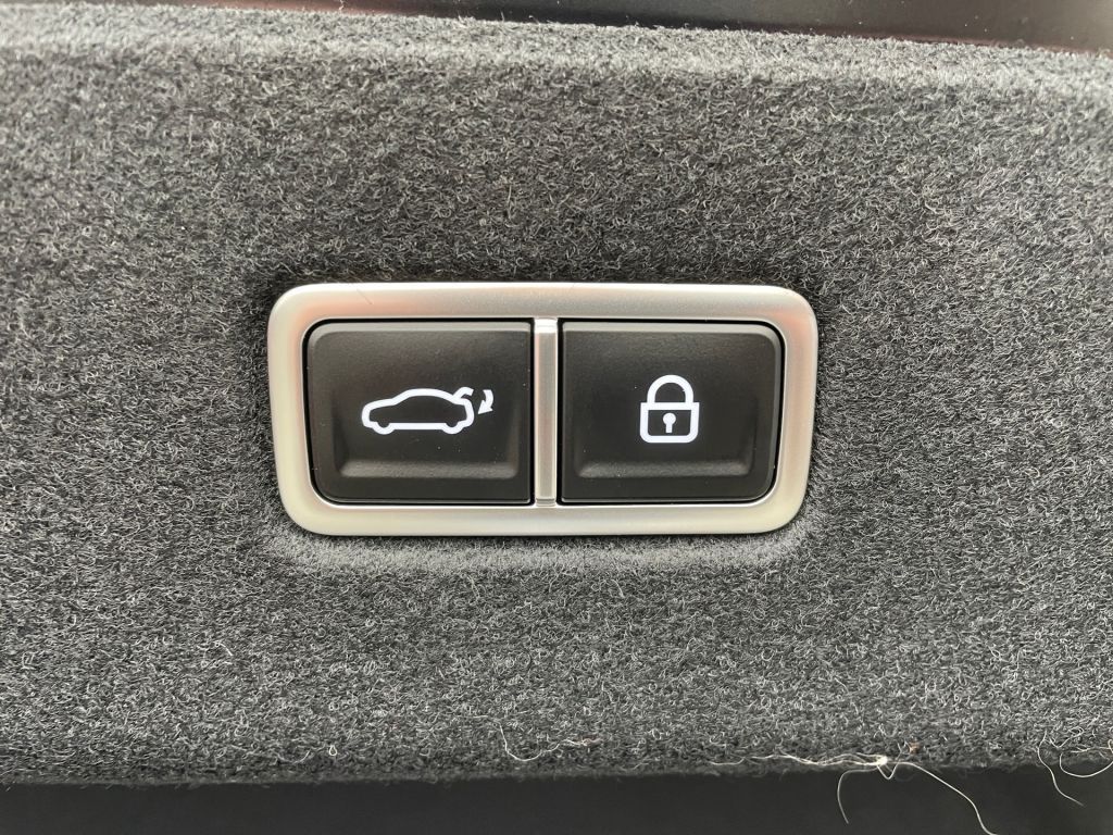 Fahrzeugabbildung Hyundai IONIQ 6 77,4 kWh Uniq*Pano