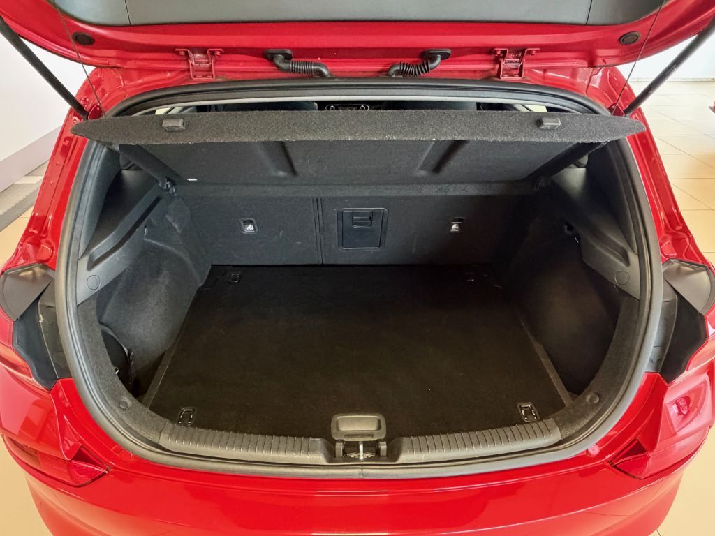 Fahrzeugabbildung Hyundai i30 1.4 Trend +Navi+Sitzheizung+Carplay+R.Kamera