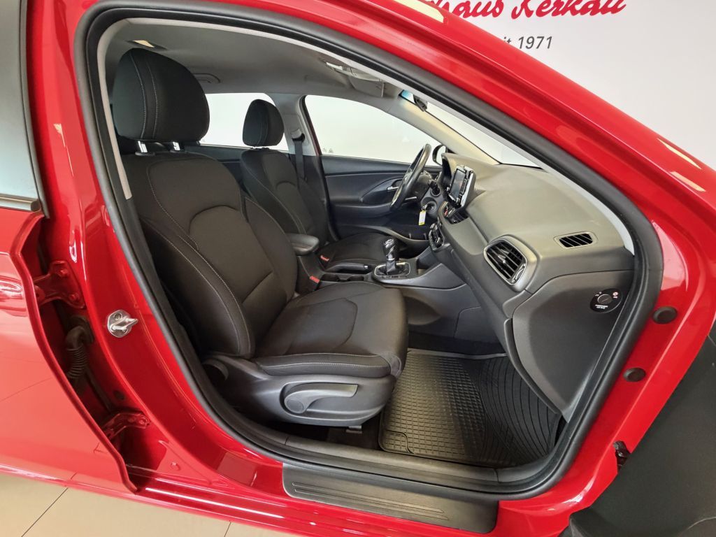 Fahrzeugabbildung Hyundai i30 1.4 Trend +Navi+Sitzheizung+Carplay+R.Kamera