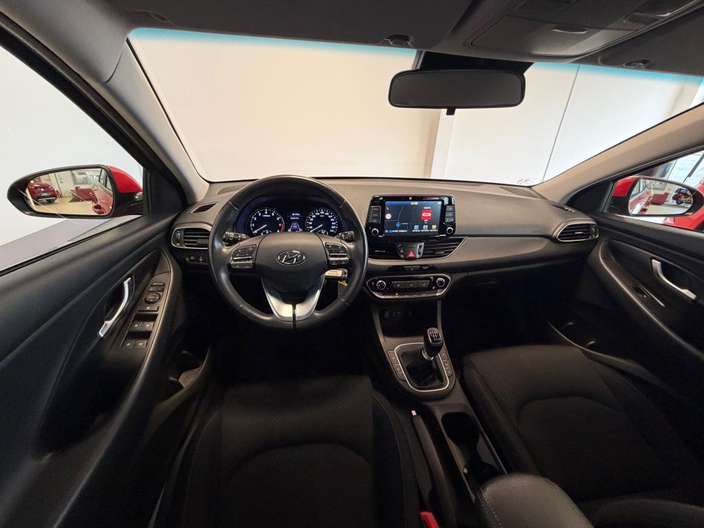 Fahrzeugabbildung Hyundai i30 1.4 Trend +Navi+Sitzheizung+Carplay+R.Kamera