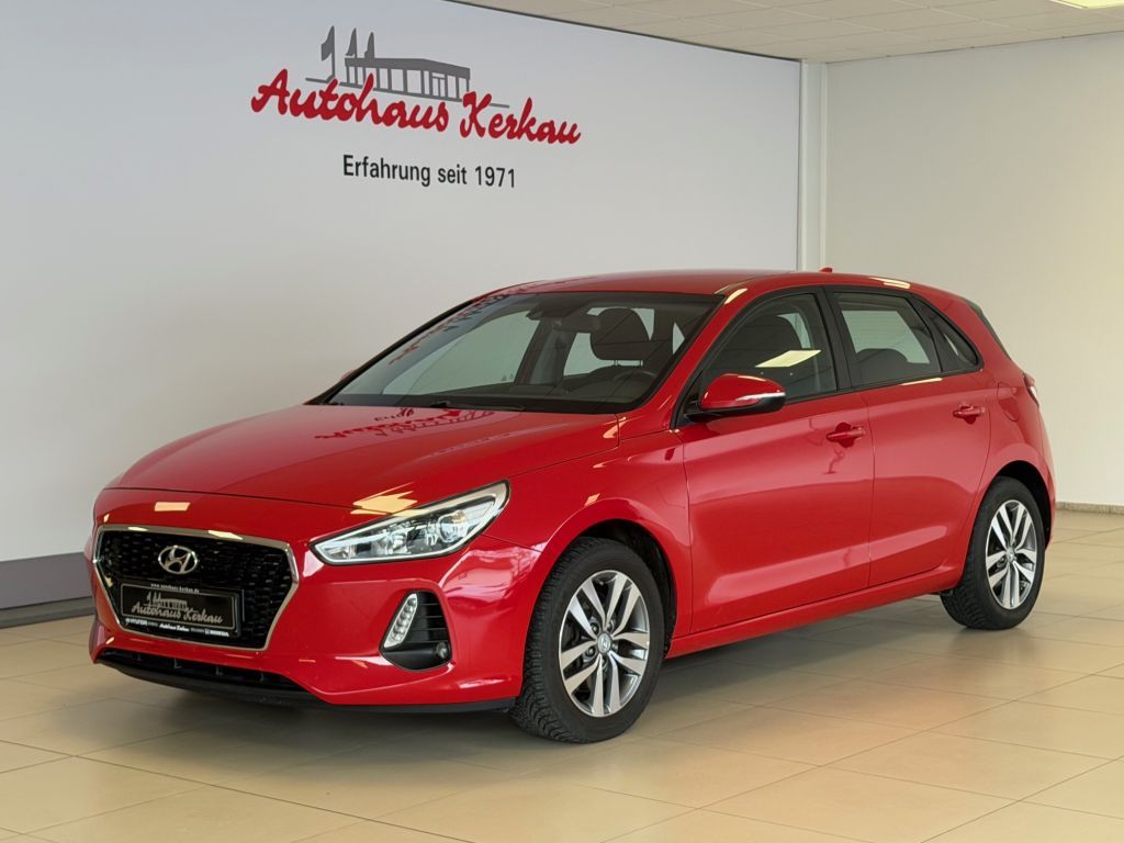 Fahrzeugabbildung Hyundai i30 1.4 Trend +Navi+Sitzheizung+Carplay+R.Kamera