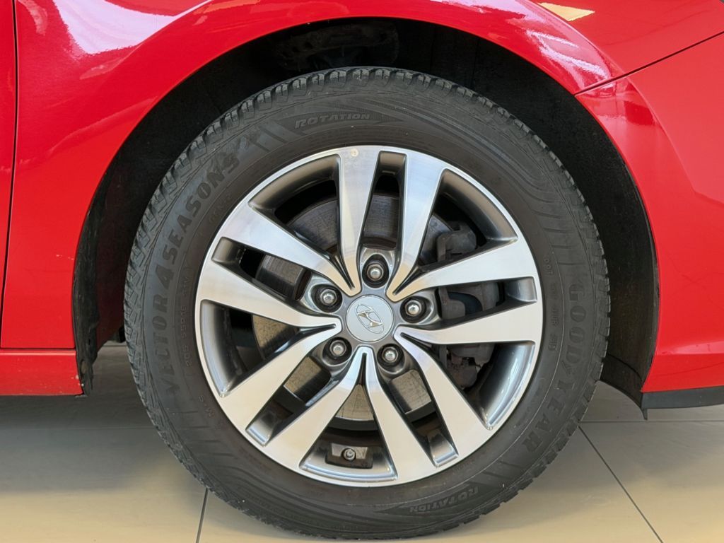 Fahrzeugabbildung Hyundai i30 1.4 Trend +Navi+Sitzheizung+Carplay+R.Kamera