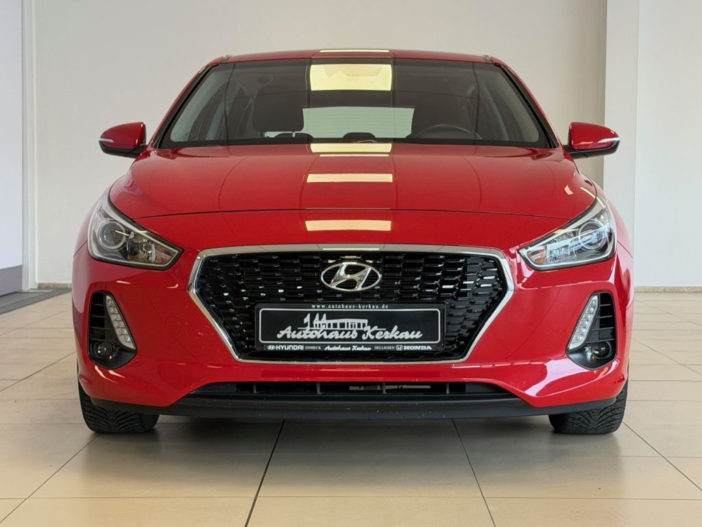 Fahrzeugabbildung Hyundai i30 1.4 Trend +Navi+Sitzheizung+Carplay+R.Kamera