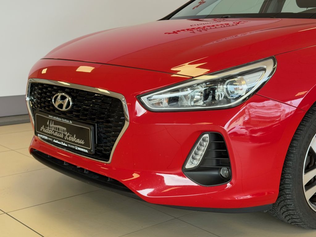 Fahrzeugabbildung Hyundai i30 1.4 Trend +Navi+Sitzheizung+Carplay+R.Kamera