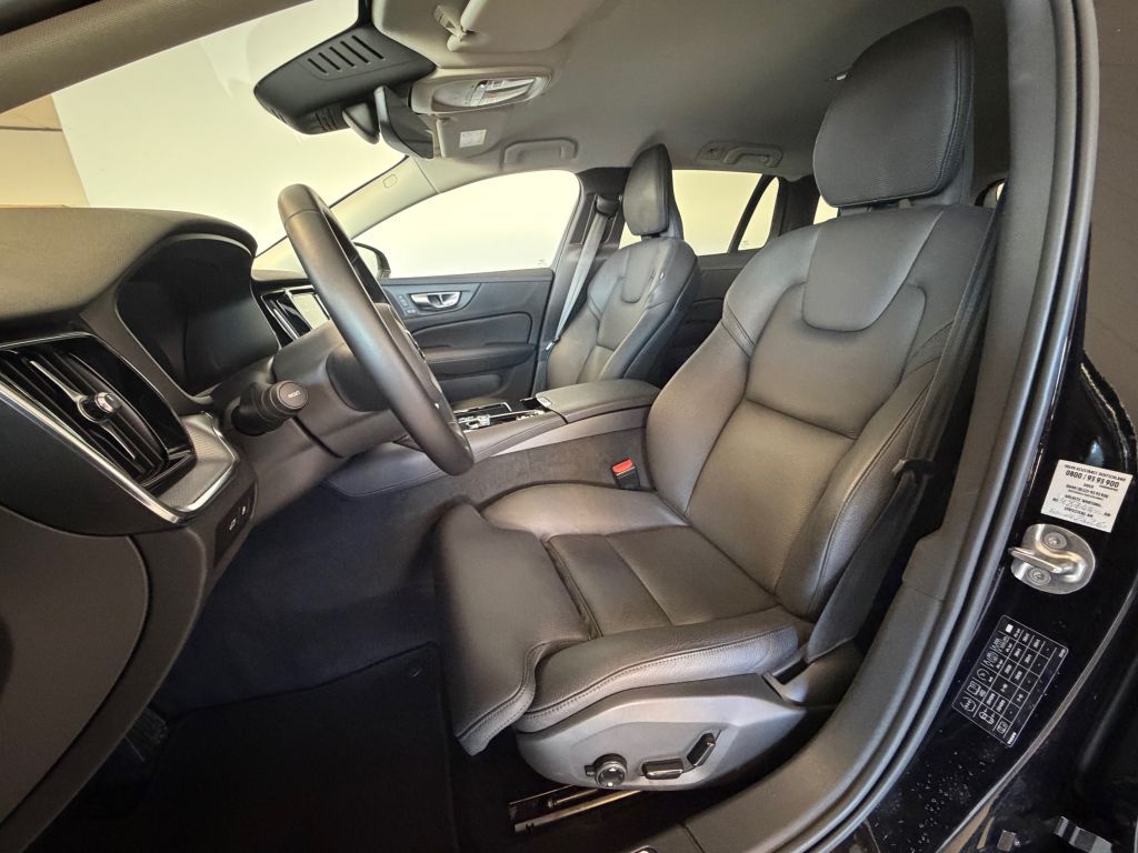 Fahrzeugabbildung Volvo V60 T6 Plug-in Hybrid AWD Plus Dark +AHK+360°+WR