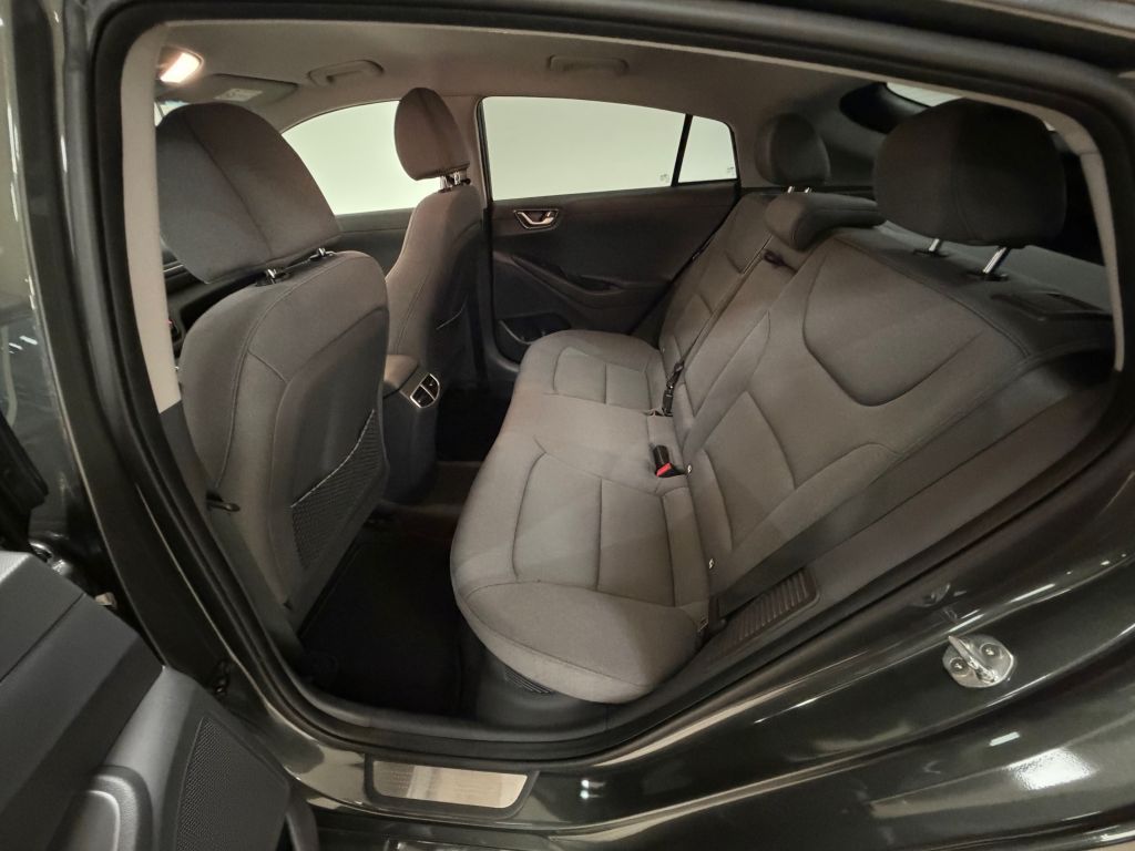 Fahrzeugabbildung Hyundai IONIQ Plug-in-Hybrid 1.6 Style *Scheckheft*LED*