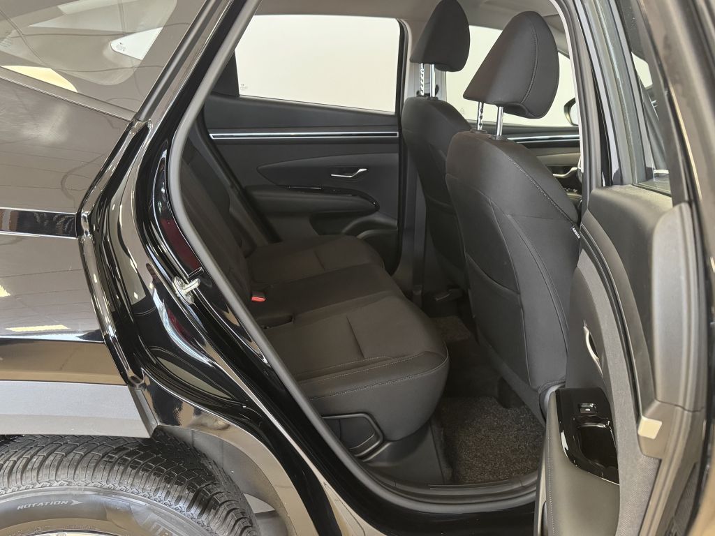 Fahrzeugabbildung Hyundai TUCSON 1.6 48V-Hybrid +LED+Scheckh.+Navi+Garanti