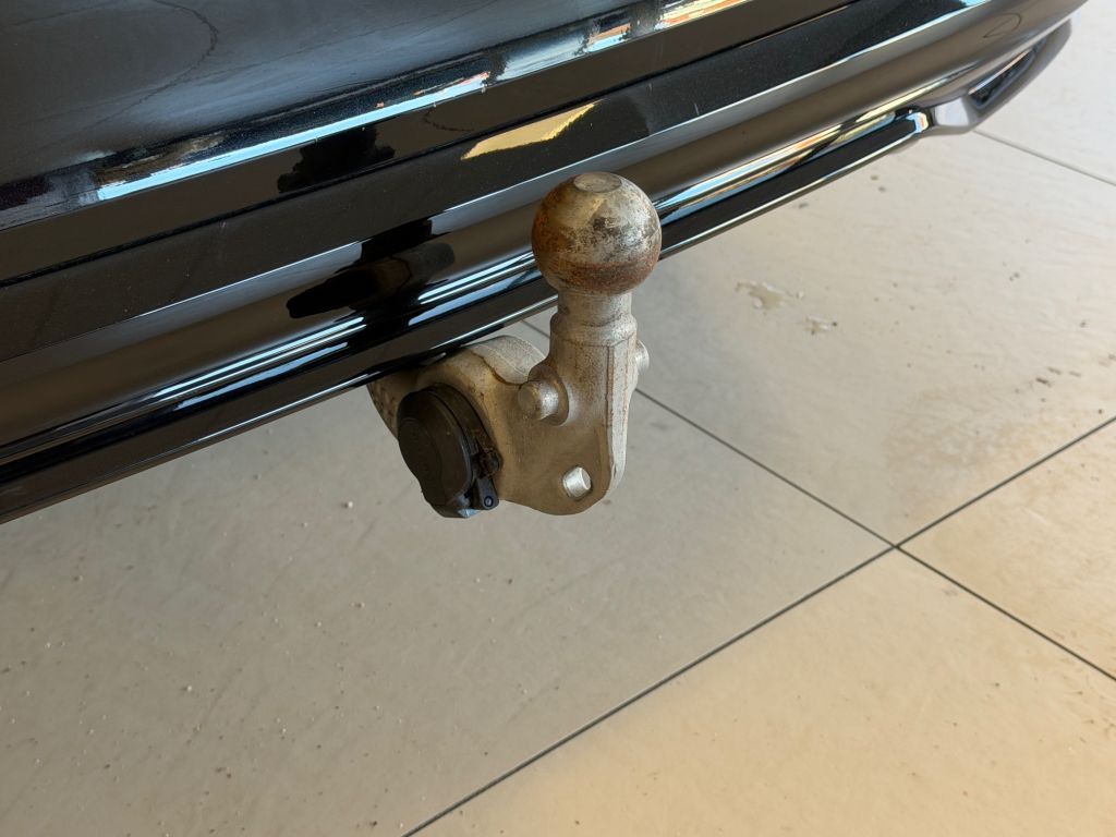 Fahrzeugabbildung Volvo V60 T6 Plug-in Hybrid AWD Plus Dark +AHK+360°+WR