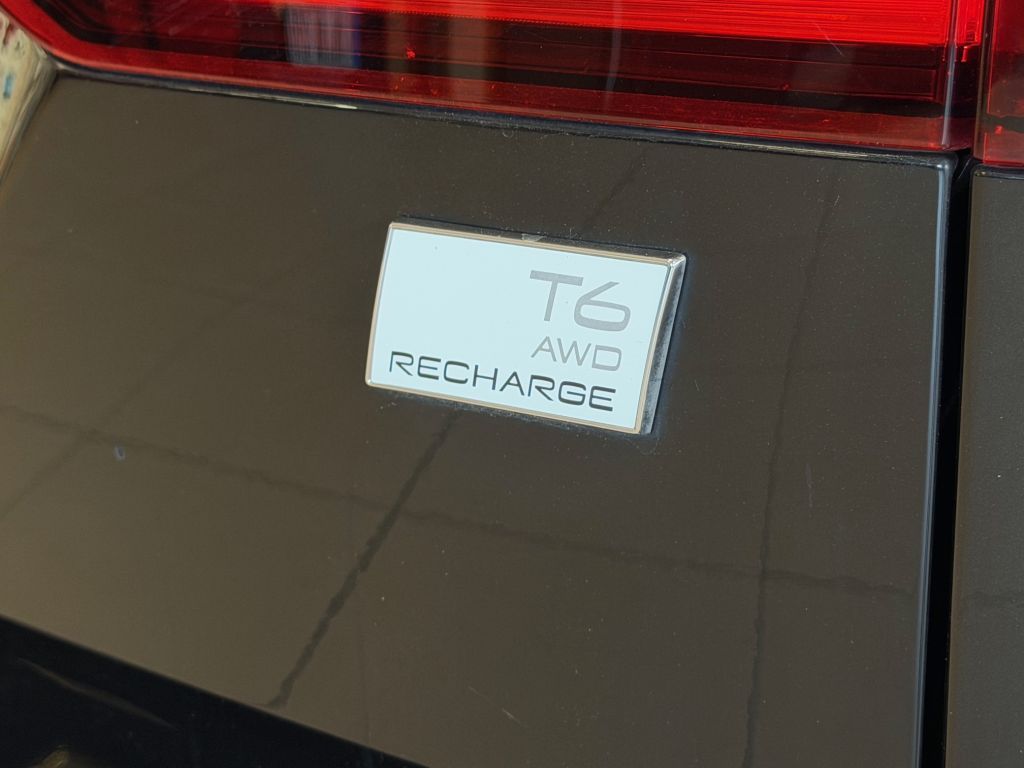 Fahrzeugabbildung Volvo V60 T6 Plug-in Hybrid AWD Plus Dark +AHK+360°+WR
