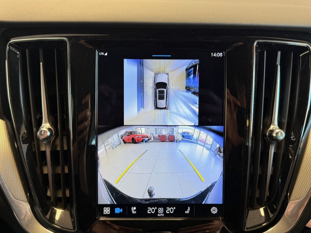 Fahrzeugabbildung Volvo V60 T6 Plug-in Hybrid AWD Plus Dark +AHK+360°+WR