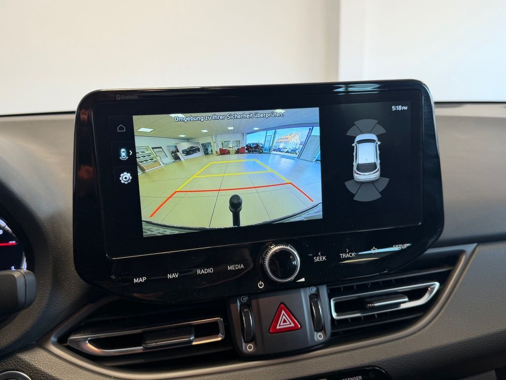 Fahrzeugabbildung Hyundai i30 1.5 T-GDI 48V-Hyb. N-Line +AHK+8Fach bereift