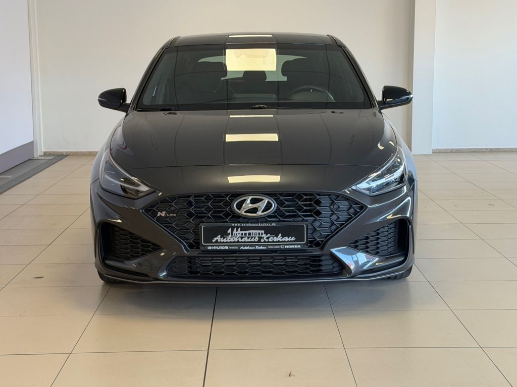 Fahrzeugabbildung Hyundai i30 1.5 T-GDI 48V-Hyb. N-Line +AHK+8Fach bereift