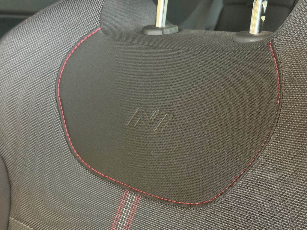 Fahrzeugabbildung Hyundai i30 1.5 T-GDI 48V-Hyb. N-Line +AHK+8Fach bereift