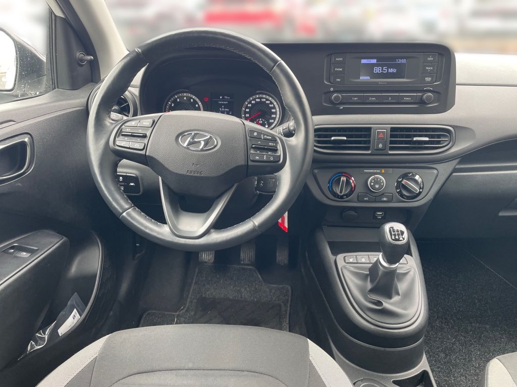 Fahrzeugabbildung Hyundai i10 1.0 Select *Funktionspaket