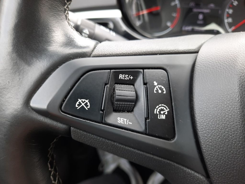 Fahrzeugabbildung Opel Corsa 1.4 Easytronic (ecoFLEX) Start/Stop Color