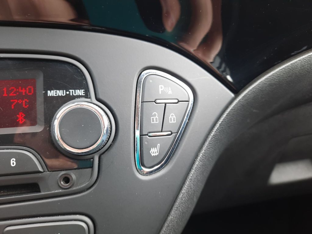 Fahrzeugabbildung Opel Corsa 1.4 Easytronic (ecoFLEX) Start/Stop Color