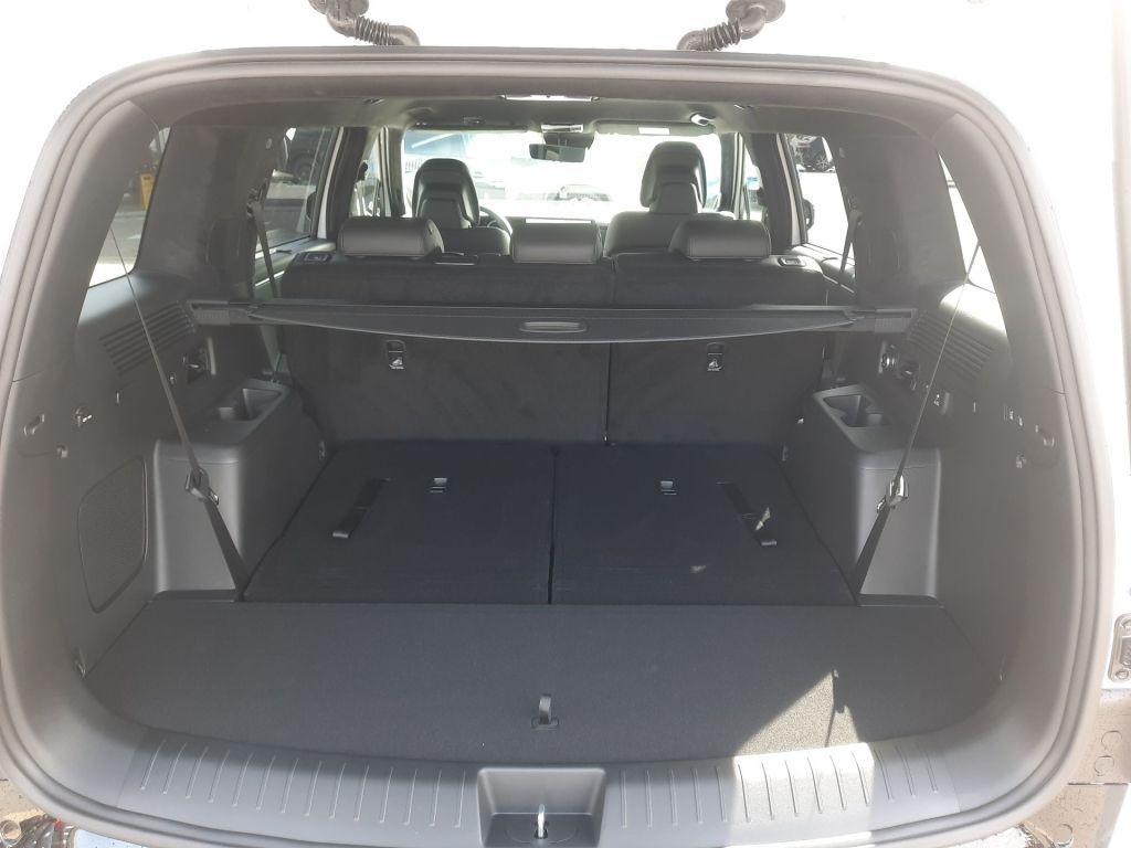 Fahrzeugabbildung Hyundai SANTA FE 1.6 HEV 2WD 7-Sitzer Blackline