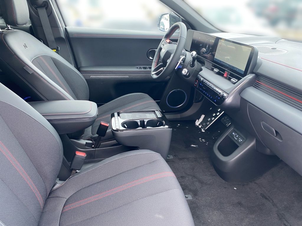 Fahrzeugabbildung Hyundai IONIQ 5 84 kWh 4WD N Line X + Park Paket